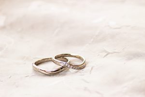 婚約指輪徹底ガイド。購入から売却まで解説！